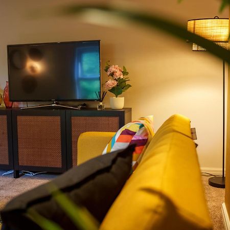 Stay With Airhgt @ Luxe Apartment In Central Harrogate Luaran gambar