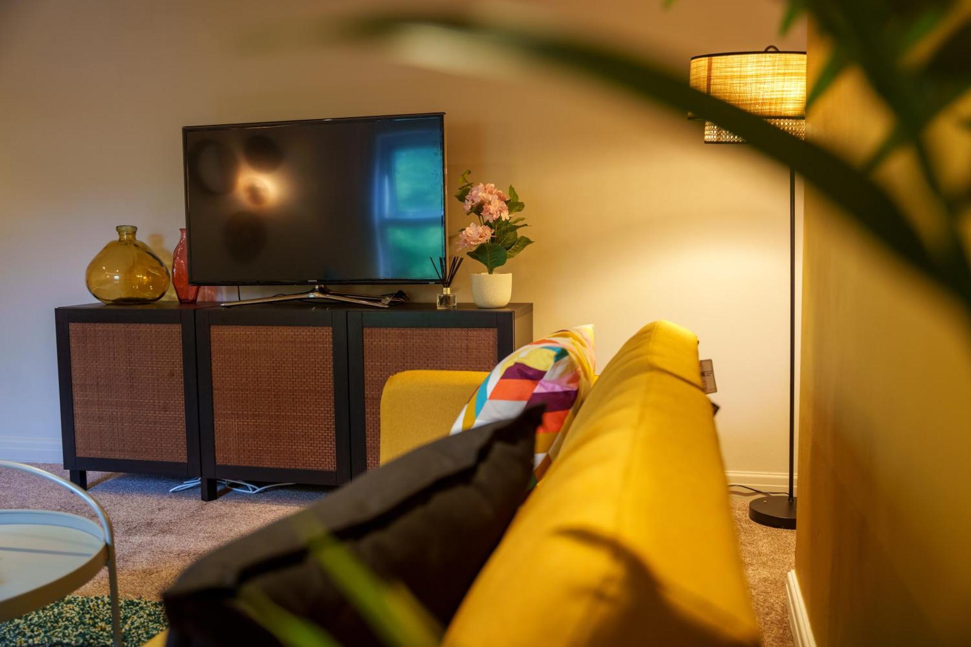 Stay With Airhgt @ Luxe Apartment In Central Harrogate Luaran gambar