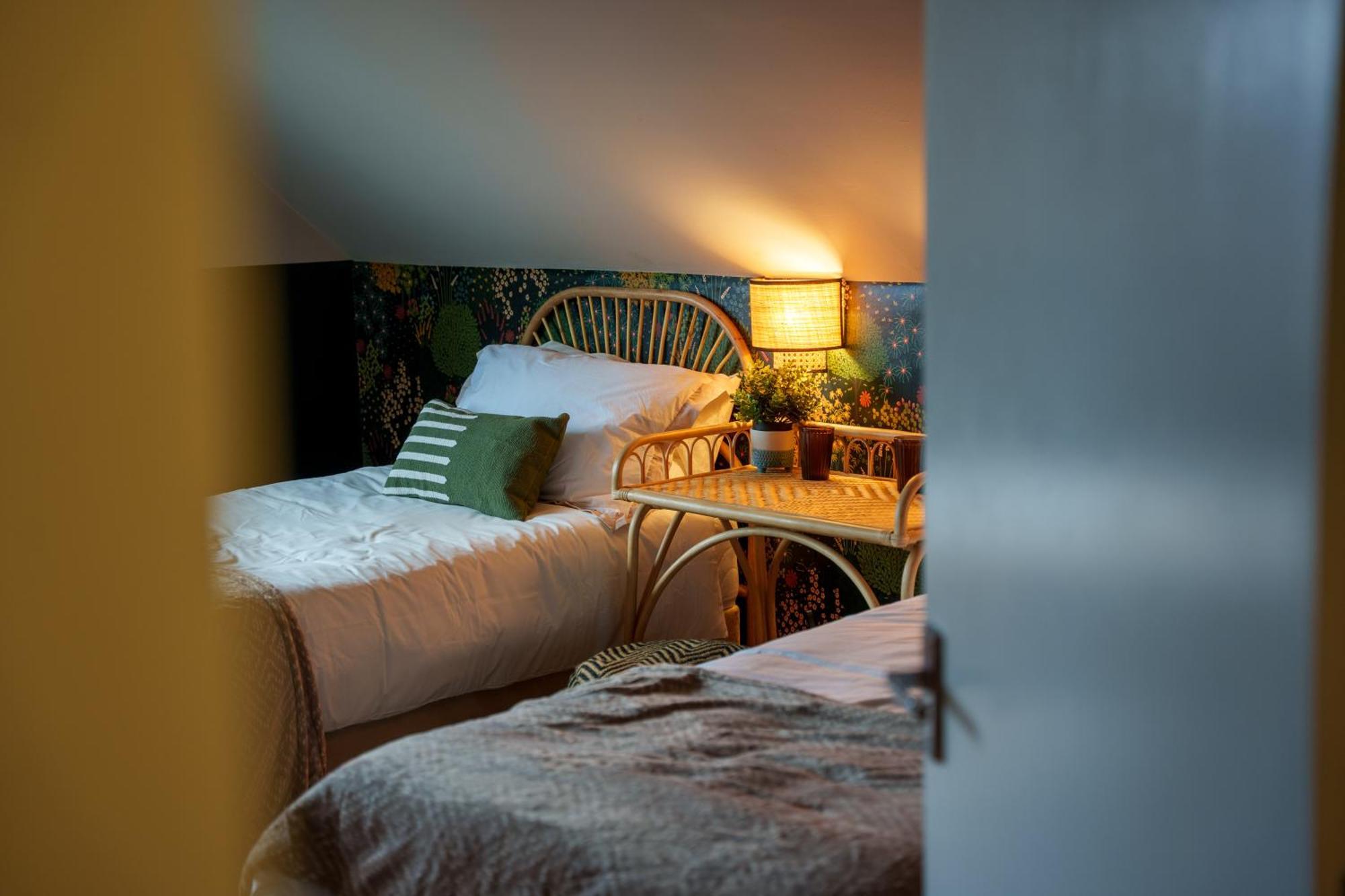 Stay With Airhgt @ Luxe Apartment In Central Harrogate Luaran gambar