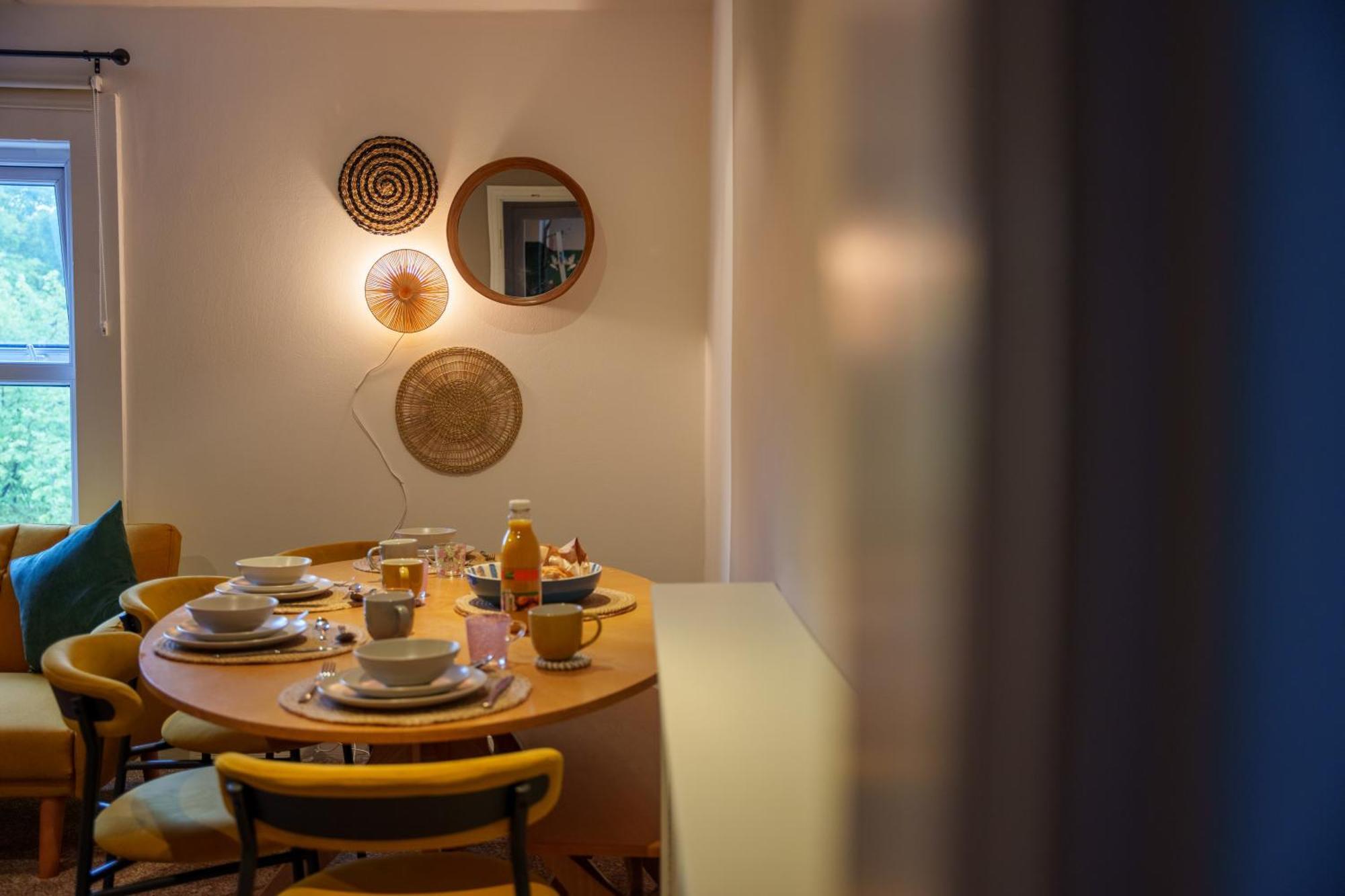 Stay With Airhgt @ Luxe Apartment In Central Harrogate Luaran gambar