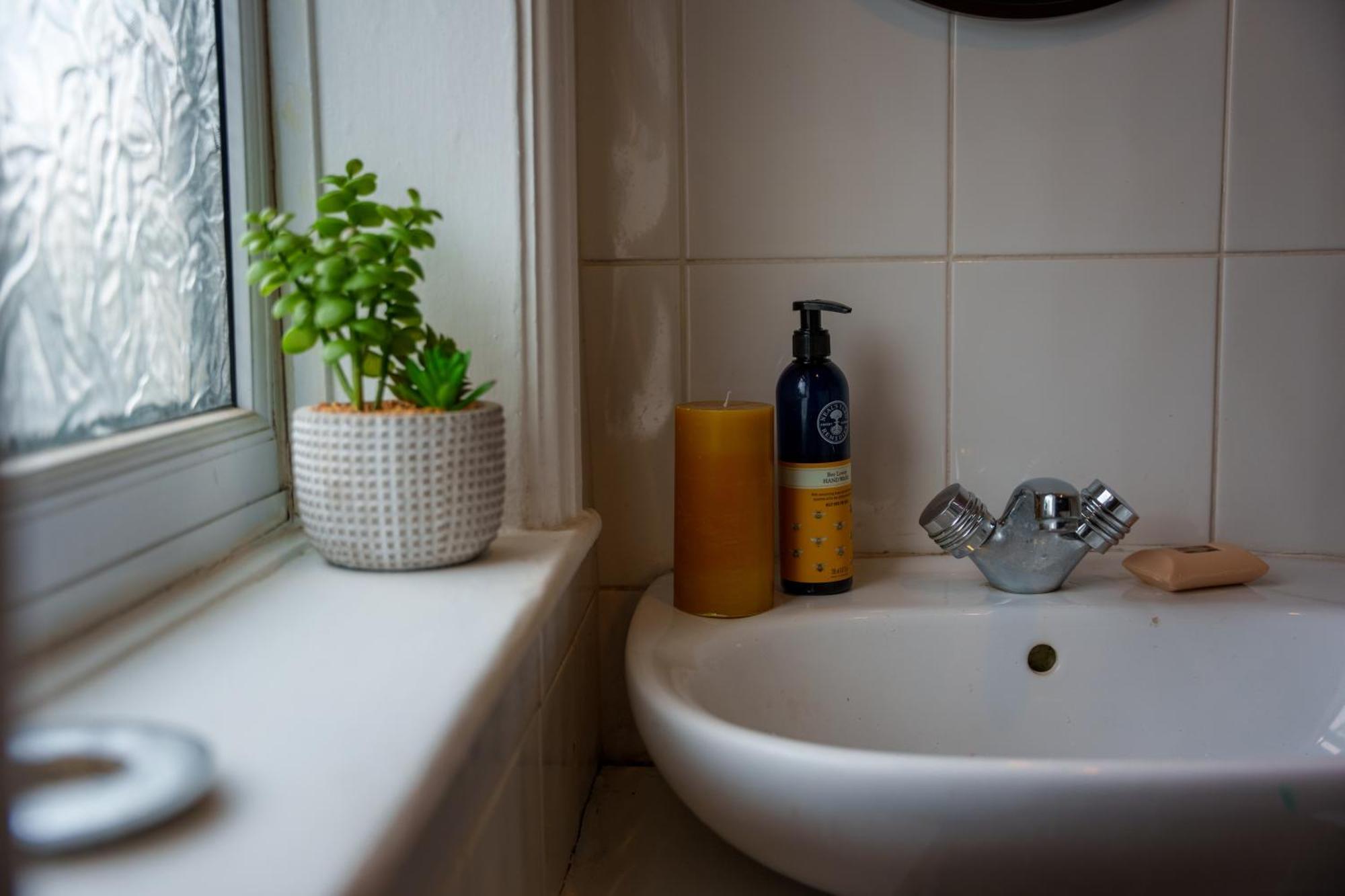 Stay With Airhgt @ Luxe Apartment In Central Harrogate Luaran gambar