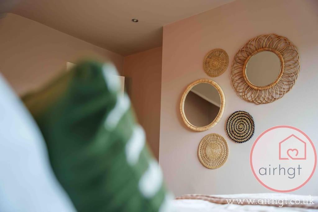Stay With Airhgt @ Luxe Apartment In Central Harrogate Luaran gambar