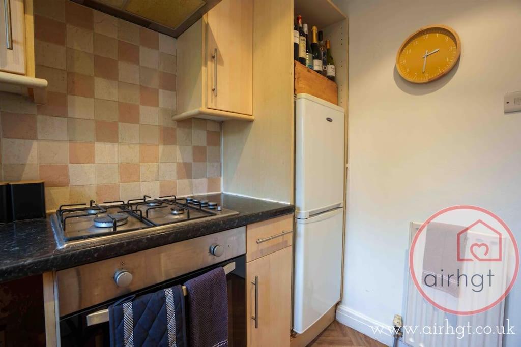 Stay With Airhgt @ Luxe Apartment In Central Harrogate Luaran gambar